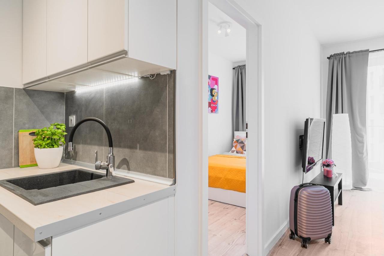 Apartamenty Homely Place Blisko Starego Rynku - Parking Познан Екстериор снимка