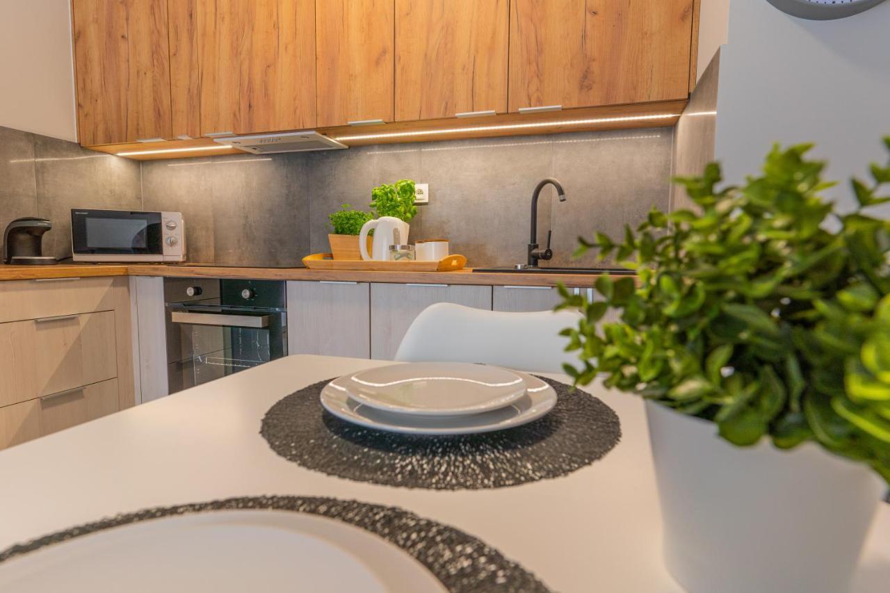 Apartamenty Homely Place Blisko Starego Rynku - Parking Познан Екстериор снимка