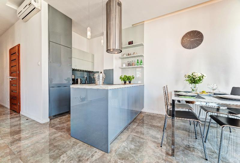 Apartamenty Homely Place Blisko Starego Rynku - Parking Познан Екстериор снимка